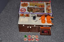 Cucina elettronica vintage con