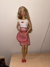 barbie e shelly a scuola di