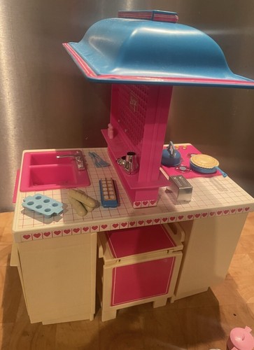 Barbies dream kitchen - barbies,